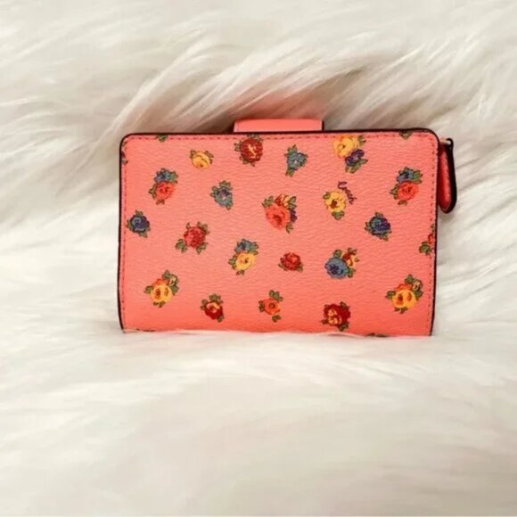 42 | 😍Coach Medium Corner Zip Wallet with Mini Vintage Rose Print - Picture 2 of 8